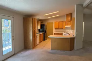 240 Mobile Dr, Ashland, OR 97520 - Photo 18