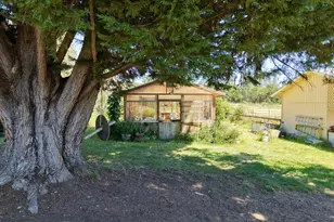 335 Sheraton Dr, Williams, OR 97544 - Photo 10