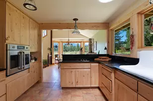 335 Sheraton Dr, Williams, OR 97544 - Photo 24