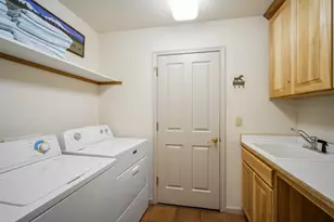 57742 Wallowa Ln, Sunriver, OR 97707 - Photo 30