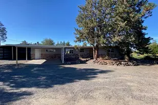 720 NW Glass, Madras, OR 97741 - Photo 2