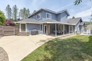 965 NW Valley View Dr, Grants Pass, OR 97526 - Photo 40