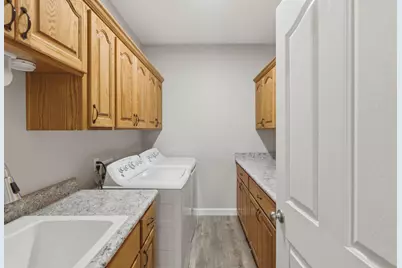 965 NW Valley View Drive, Grants Pass, OR 97526 - Photo 24