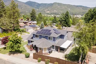 965 NW Valley View Dr, Grants Pass, OR 97526 - Photo 1