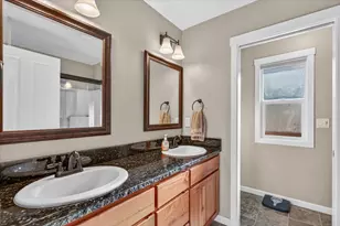 2803 Esther Ln, Grants Pass, OR 97527 - Photo 22