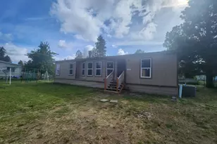 37725 Plehn Pines Dr, Chiloquin, OR 97624 - Photo 4