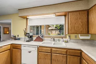 2930 Bailey Ave, Medford, OR 97504 - Photo 16
