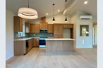 312 Lithia Avenue, Talent, OR 97540 - Photo 10
