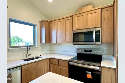 312 Lithia Avenue, Talent, OR 97540 - Photo 40