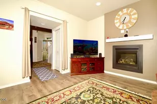 21182 Thomas Dr, Bend, OR 97702 - Photo 10