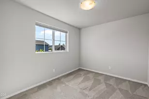 21182 Thomas Dr, Bend, OR 97702 - Photo 22