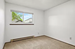 947 SE 6th St, Bend, OR 97702 - Photo 14