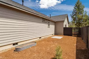 51925 Campfire Dr, La Pine, OR 97739 - Photo 12