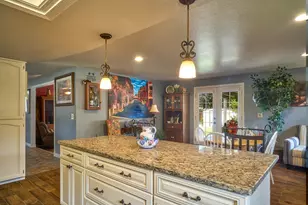 911 La Loma Dr, Medford, OR 97504 - Photo 14