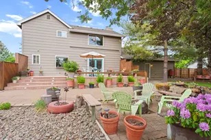 1206 NE Paula Dr, Bend, OR 97701 - Photo 2