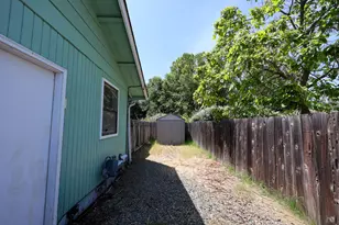 960 Schroeder, Grants Pass, OR 97527 - Photo 24