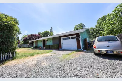 960 Schroeder, Grants Pass, OR 97527 - Photo 1