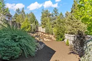 61016 SE Light Peak Dr, Bend, OR 97702 - Photo 36