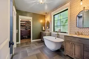 61016 SE Light Peak Dr, Bend, OR 97702 - Photo 14