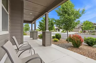 2714 NW 23rd Loop, Redmond, OR 97756 - Photo 2