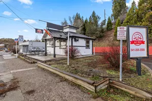 1402 Oregon Ave, Klamath Falls, OR 97601 - Photo 1
