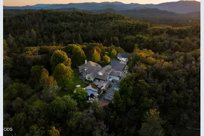 1117 Peco Road, Grants Pass, OR 97526 - Photo 2