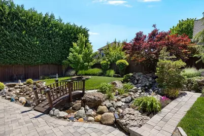 574 Grey Hawk Way, Central Point, OR 97502 - Photo 32