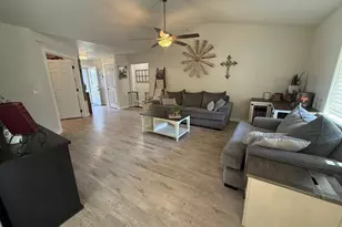 3276 Hammer St, Klamath Falls, OR 97603 - Photo 4