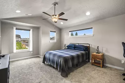 702 N Willitts Street, Sisters, OR 97759 - Photo 16