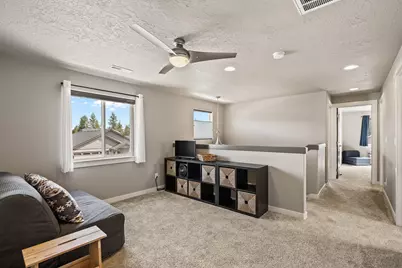 702 N Willitts Street, Sisters, OR 97759 - Photo 14