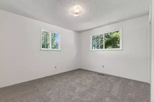 1996 Woodlawn Dr, Medford, OR 97504 - Photo 20