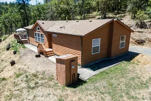 479 Wagon Trail Dr, Jacksonville, OR 97530 - Photo 40