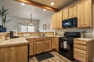 20184 Merriewood Ln, Bend, OR 97702 - Photo 14