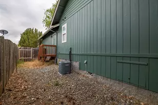 1375 Forestview Dr, Grants Pass, OR 97527 - Photo 34