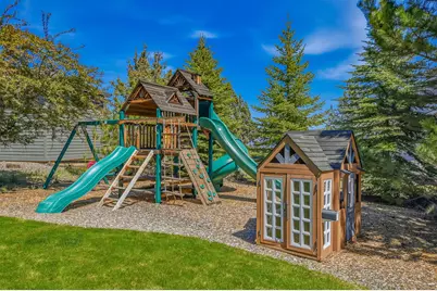 9009 Merlin Drive, Redmond, OR 97756 - Photo 88