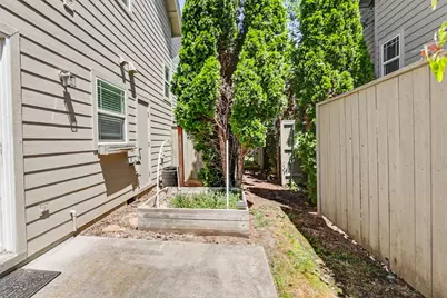 228 Talent Avenue #4, Talent, OR 97540 - Photo 6