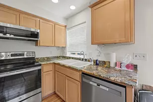 228 Talent Ave, Talent, OR 97540 - Photo 12