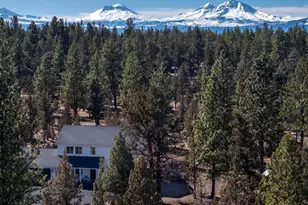 69353 Hinkle Butte Dr, Sisters, OR 97759 - Photo 2