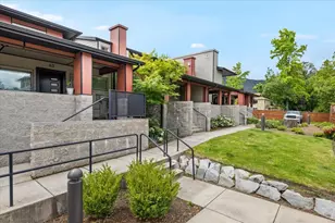 65 S Mountain Ave, Ashland, OR 97520 - Photo 2