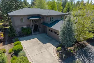 19017 NW Mount Shasta Dr, Bend, OR 97703 - Photo 46