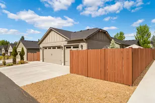 63247 NW Rossby St, Bend, OR 97703 - Photo 22