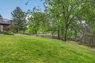1477 Angelcrest Dr, Medford, OR 97504 - Photo 34