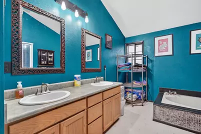 1477 Angelcrest Drive, Medford, OR 97504 - Photo 18