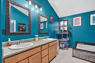 1477 Angelcrest Dr, Medford, OR 97504 - Photo 18