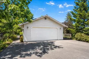 182 Eagles View Dr, Grants Pass, OR 97527 - Photo 24