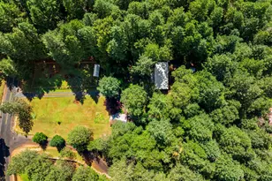 350 Bonnie Ln, Grants Pass, OR 97527 - Photo 4