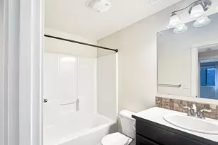 61764 SE Camellia St, Bend, OR 97702 - Photo 28