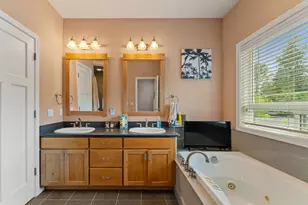 212 NW Canyon View Dr, Grants Pass, OR 97526 - Photo 24