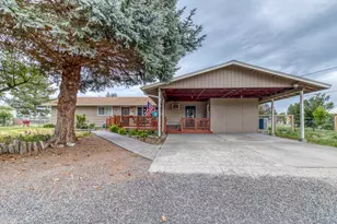 566 NW Mc Donald Rd, Prineville, OR 97754 - Photo 2