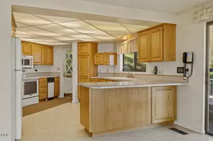 1885 Lakeshore Dr, Klamath Falls, OR 97601 - Photo 18
